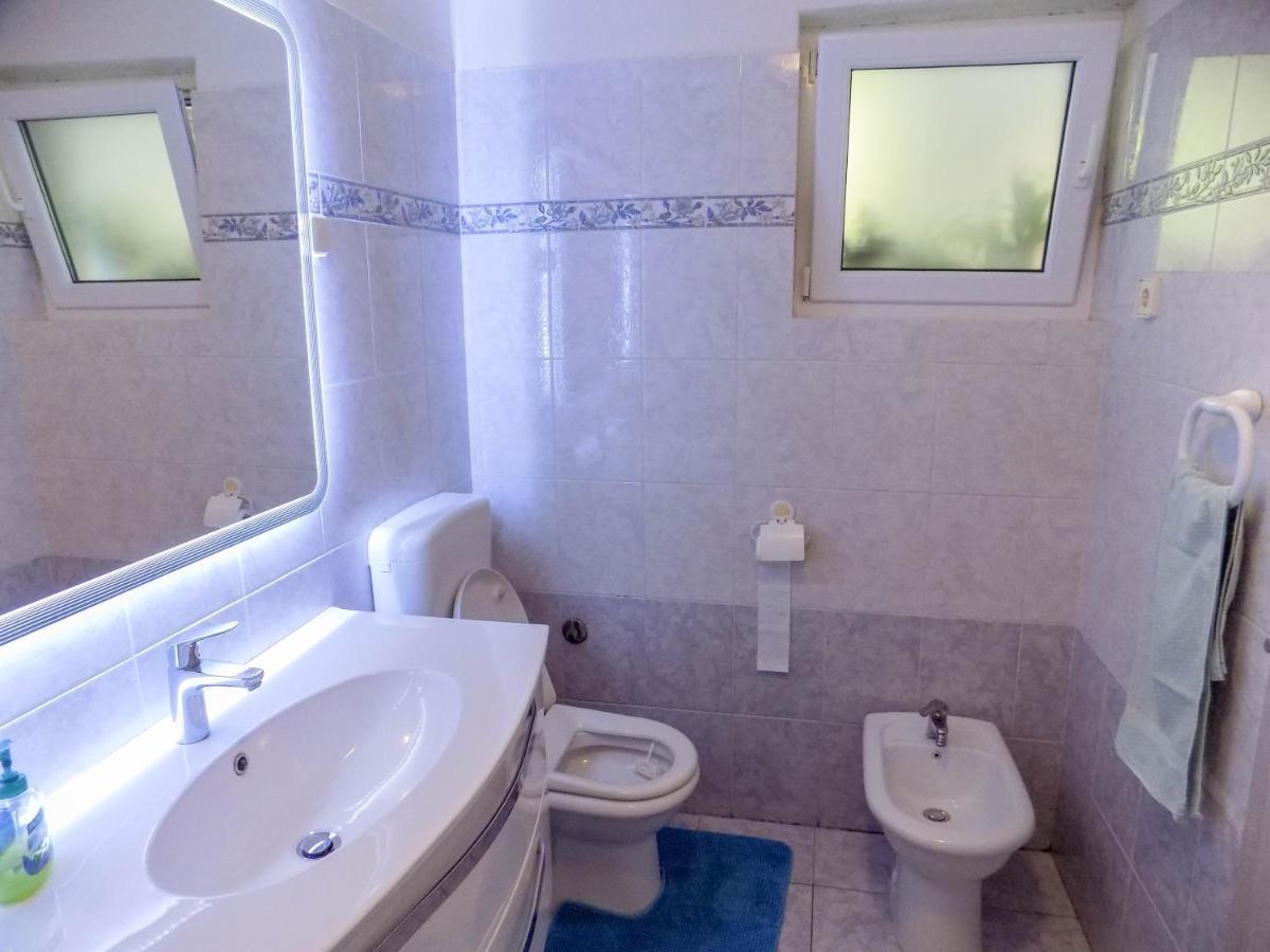 Oriella Apartmans And Room Novigrad Istria Exterior foto